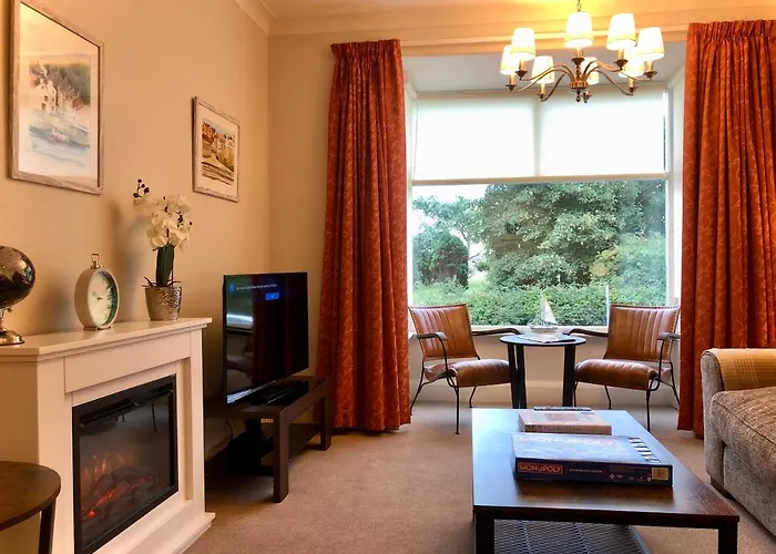 White Gable Σκάρμπορο